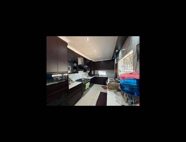 4 BEDROOM HOUSE FOR SALE IN BRACKENHURST